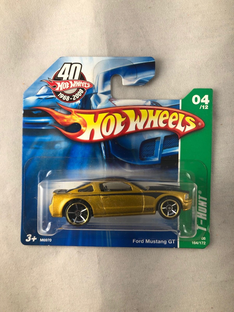 ミニカー Hot Wheels Ford MUSTANG GT Amazon.com: Hot Wheels '13 Ford Mustang GT (White) - 2013