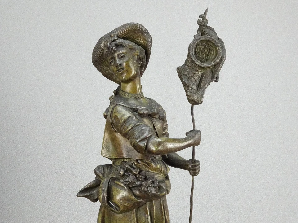 Paire de statues anciennes en régule de Lavergne – Jeu de galet - Belle Époque - Photo 3/4