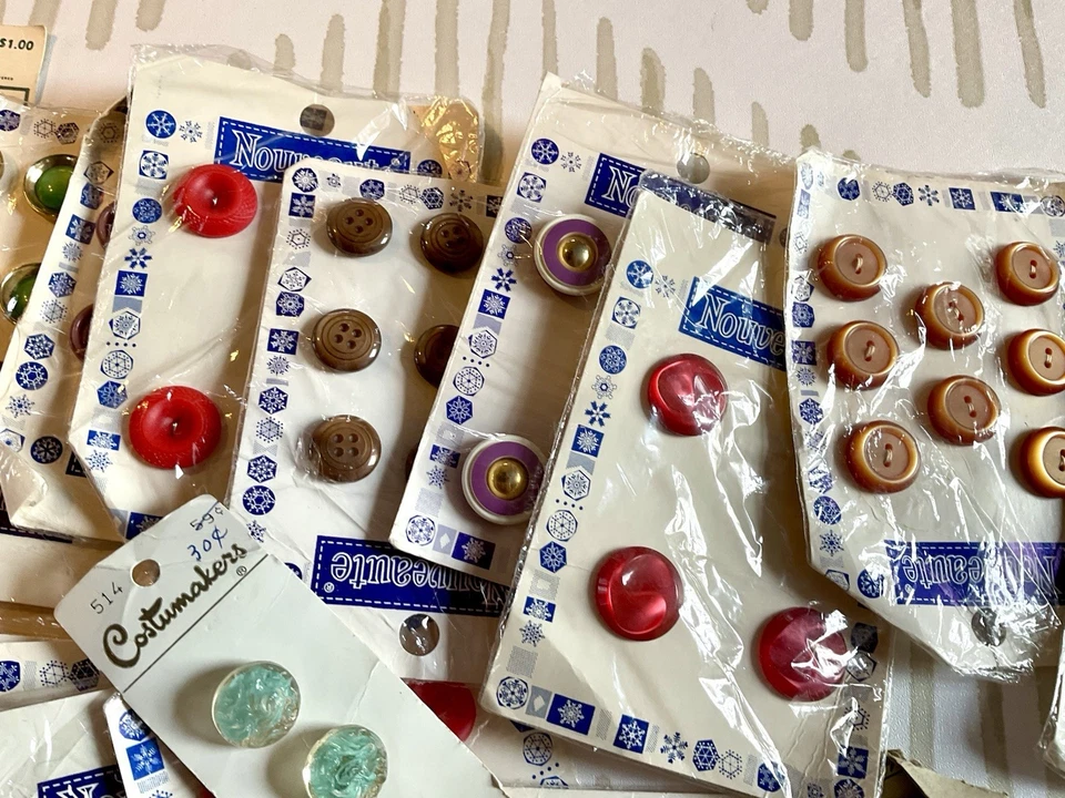 28 sheets of vintage button sheets-Nouveaute-Costumemakers-NOS-resale-gift++ - Image 4 of 4