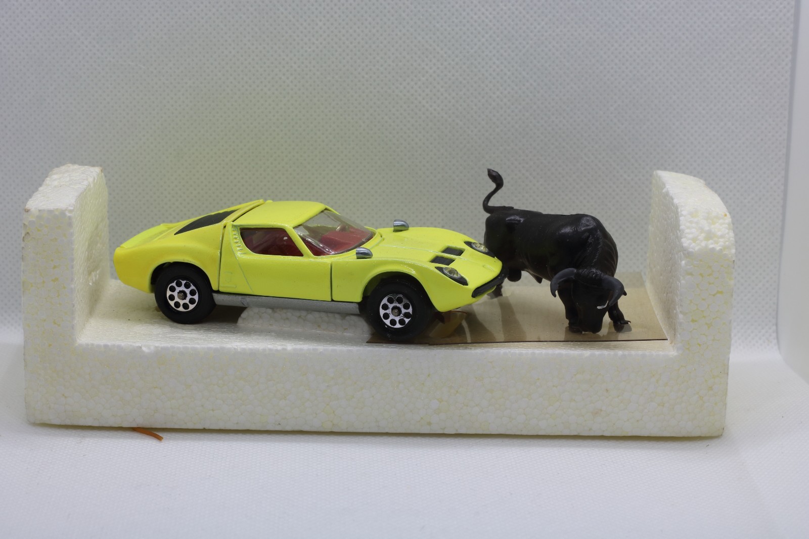 Corgi 342, Lamborghini P400 GT Miura Fighting Bull - Free Price