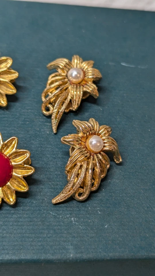 复古花卉耳环夹珐琅和人造珍珠 3 双套装 3/4 - 1 1/8 — 第 4/4 张图片
