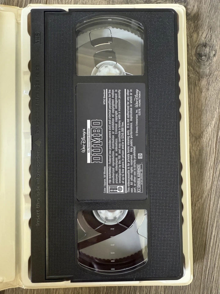 Walt Disney’s Dumbo 60th Anniversary Edition VHS - Imagem 3 de 4
