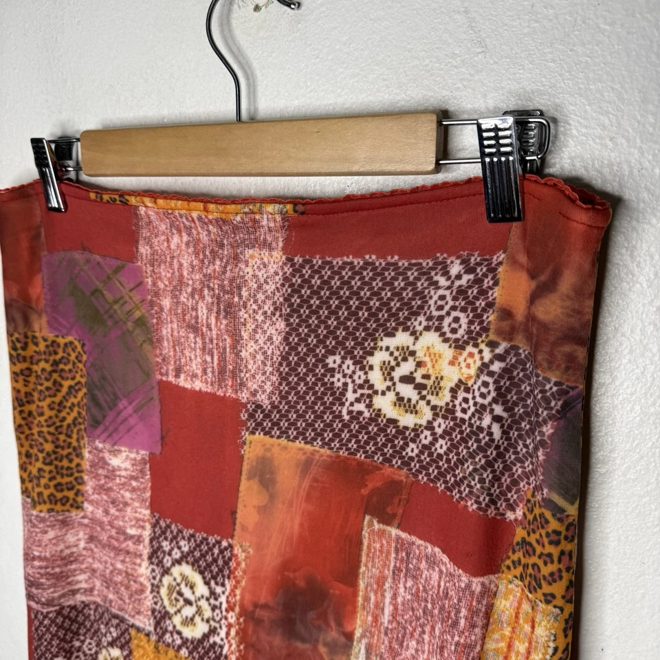 Falda Y2K Forever 21 Talla Mediana Estampado Retazos Cuentas Flecos Dobladillo Hecha en EE. UU. Boho Foto 2 de 4