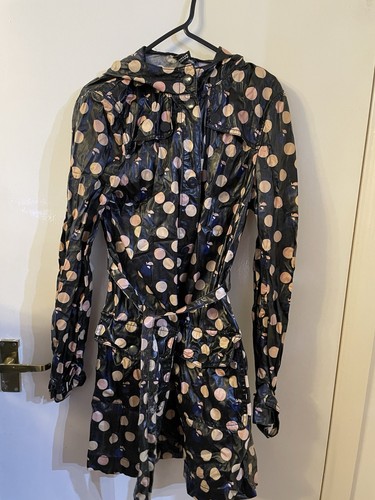 Black bubble print H&M rain mac in size 10. - Picture 2 of 6