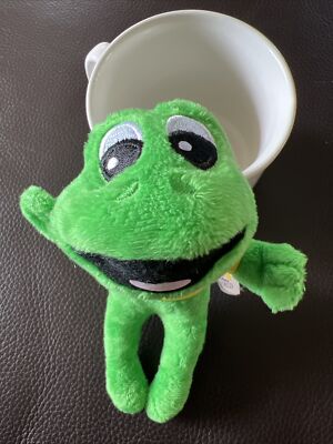 CRYSTAL WORLD Freddy Frog - Handcrafted Full-Cut Crystal Collectible Figurine