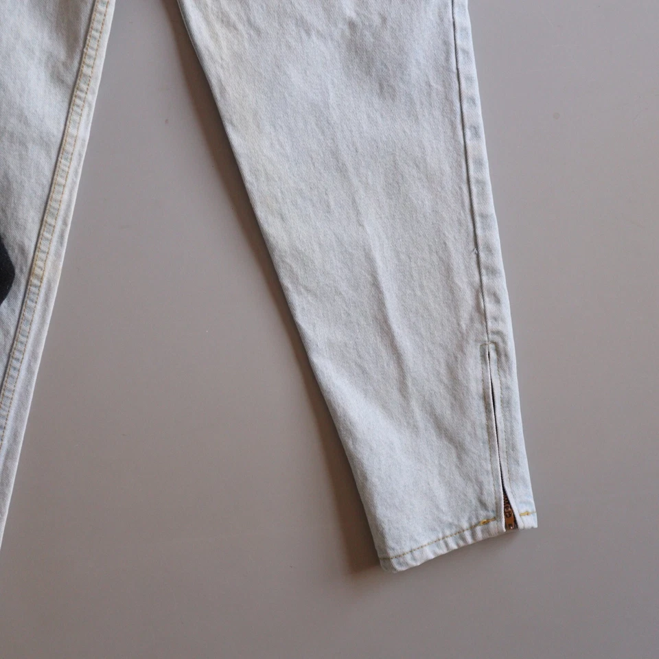 Vtg Guess High Waist Mom Jeans 27 Denim Measure 25 Ankle Zip 90s Light Wash - Image 4 of 4