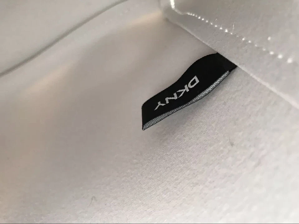 DKNY Large Beach Tote Shopper Bag Beach Bag White Faux Leather Brand New! - Image 4 of 4