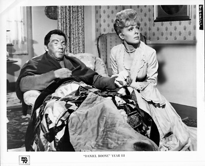 ORIGINAL KINO VINTAGE STILL FOTO TV SHOW DANIEL BOONE JAHR III FESS PARKER