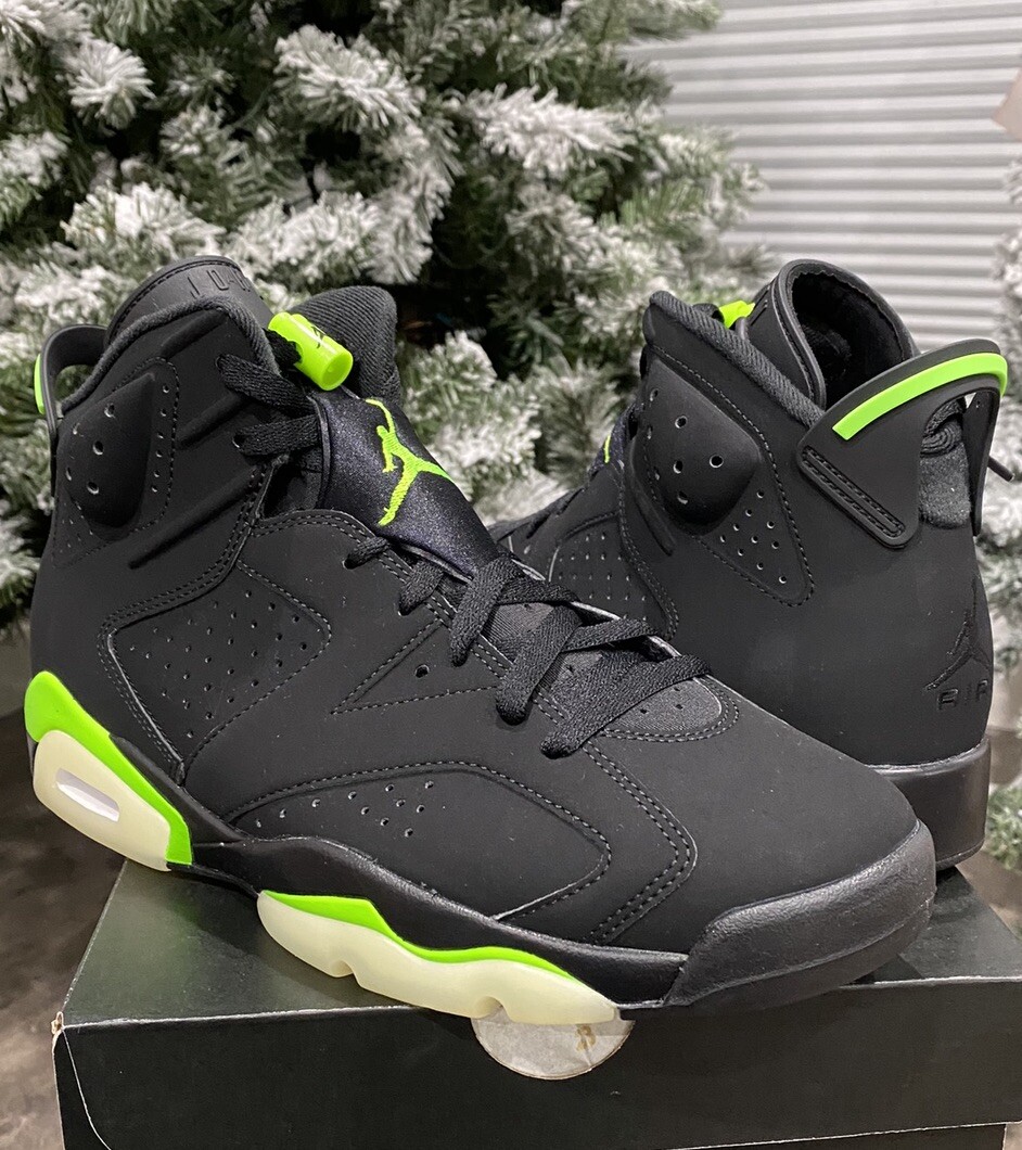 Air Jordan Retro Electric Green CT8529003 Size 10 With Original