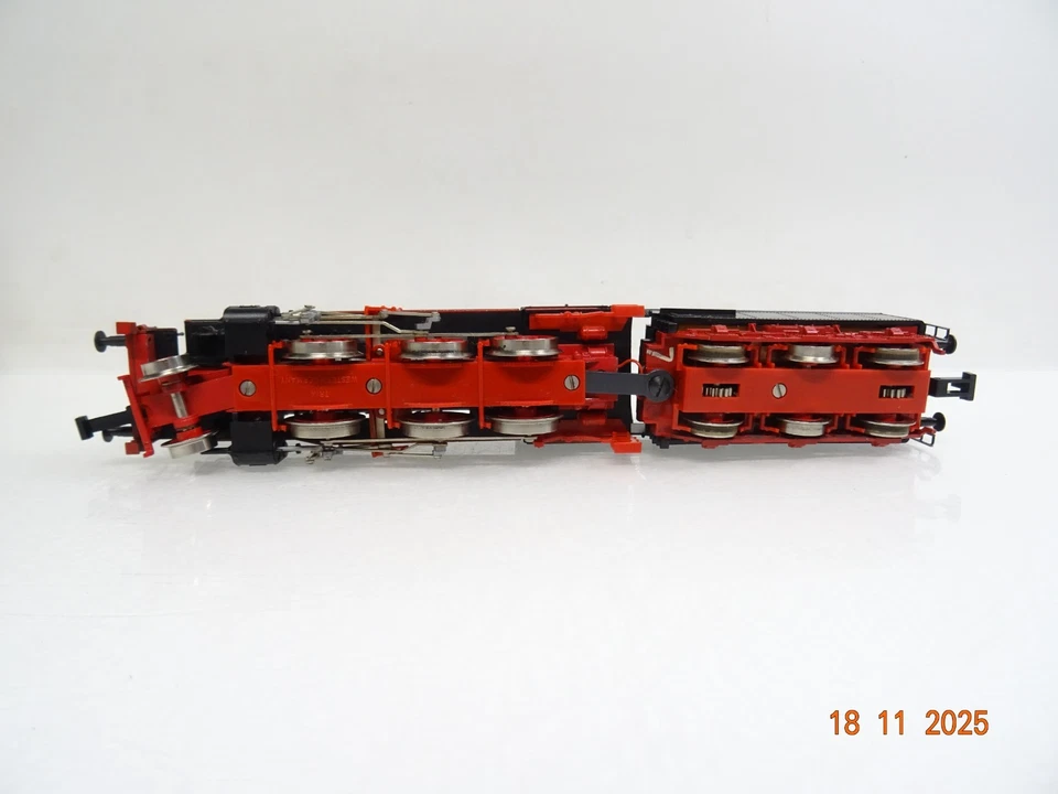 Trix H0 2427 Dampflok BR 54 1518 der DR mit Raucherzeuger in OVP JL4571 - Bild 3 von 3