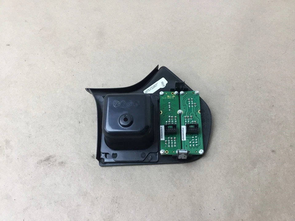 Botão interruptor porta combustível tração painel Lotus Evora S 2014 acabamento tampa 10-14 ;:O - Imagem 4 de 4