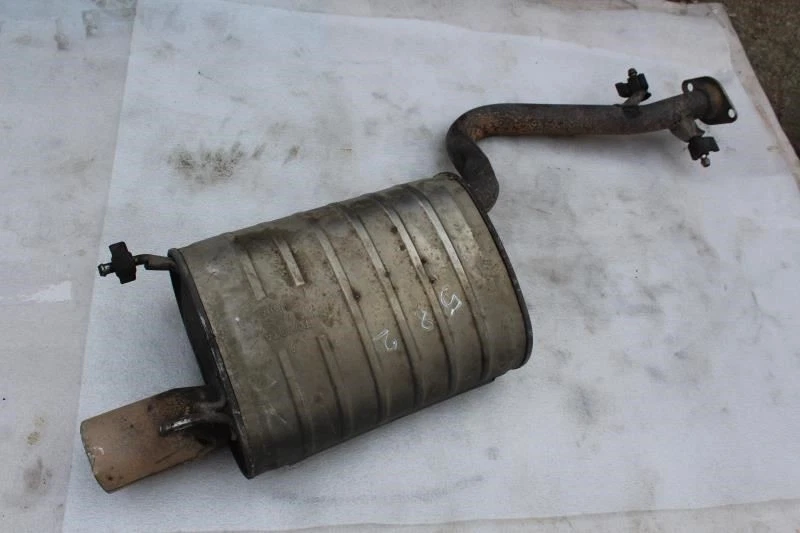 2001 2002 2003 2004 2005 LEXUS IS300 EXHAUST MUFFLER TAIL PIPE AUTOMATIC A/T Foto 3 de 4