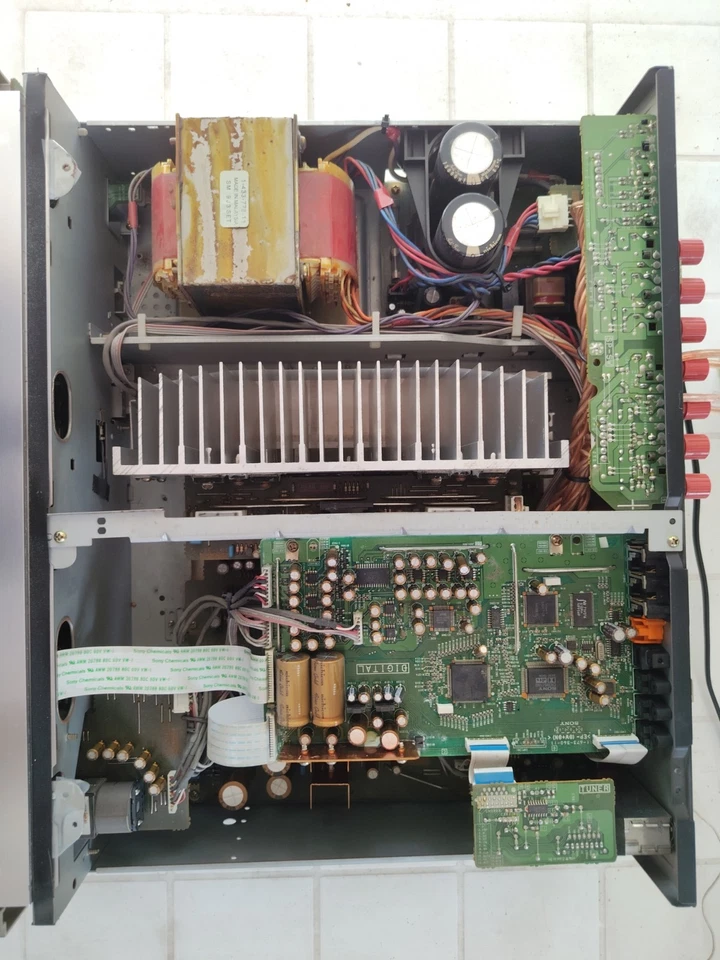 Amplificatore hi fi Ricevitore AV Sony STR-DB930 - Immagine 2 di 4