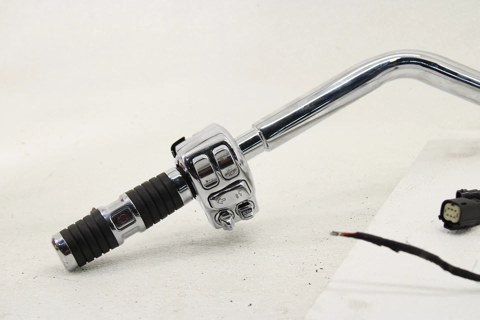 Manillar Harley Davidson Road King 14-23 con interruptores de control 1 pulgada Foto 2 de 4