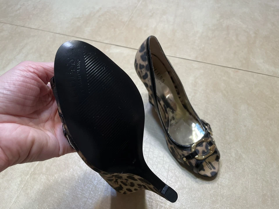 Zapatos de salón de cuña Guess By Marciano nuevos punta abierta 8M Foto 3 de 4