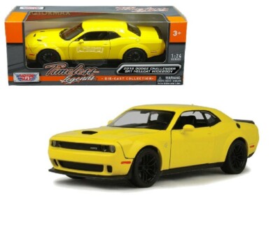 1/24 MotorMax 2018 Dodge Challenger SRT Hellcat Widebody Diecast Yellow 79350