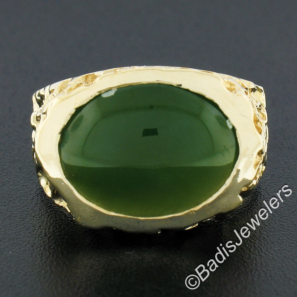 Anillo pepita lateral de jade verde cabujón ovalado de oro amarillo de 14K vintage para hombre Foto 3 de 4