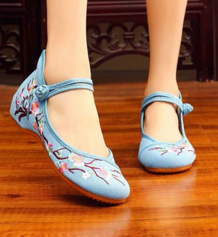 Chinese Old Beijing Women Casual Shoes Embroidered Cloth Shoes Dance shoes - Image 4 of 4