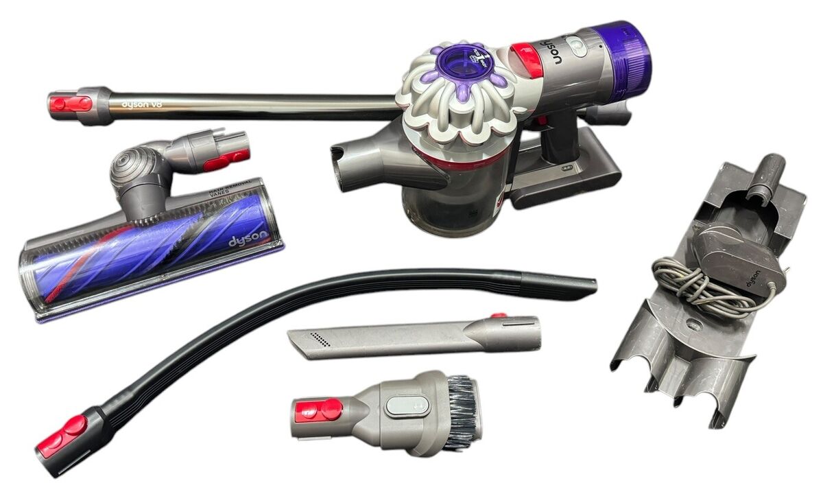 Dyson V8 SV25 Cordless Bagless Vacuum Cleaner - Silver Dyson V8 SV25 Cordless Bagless Vacuum Cleaner - Silver