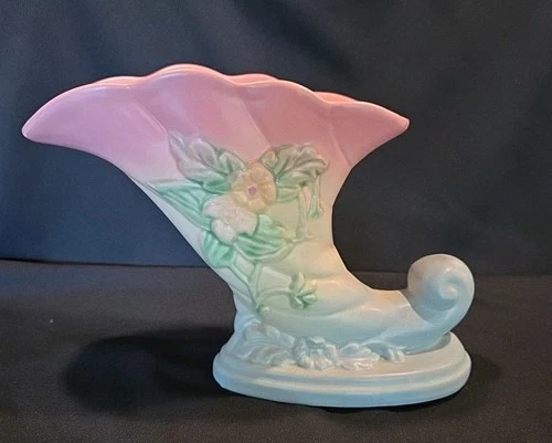 Hull Art Wildflower Cornucopia Vase W-7-7 1/2 Pink White Blue Vintage