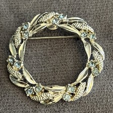 Vintage Silvertone GERRY'S Light Blue Rhinestone Round Wreath Brooch Pin