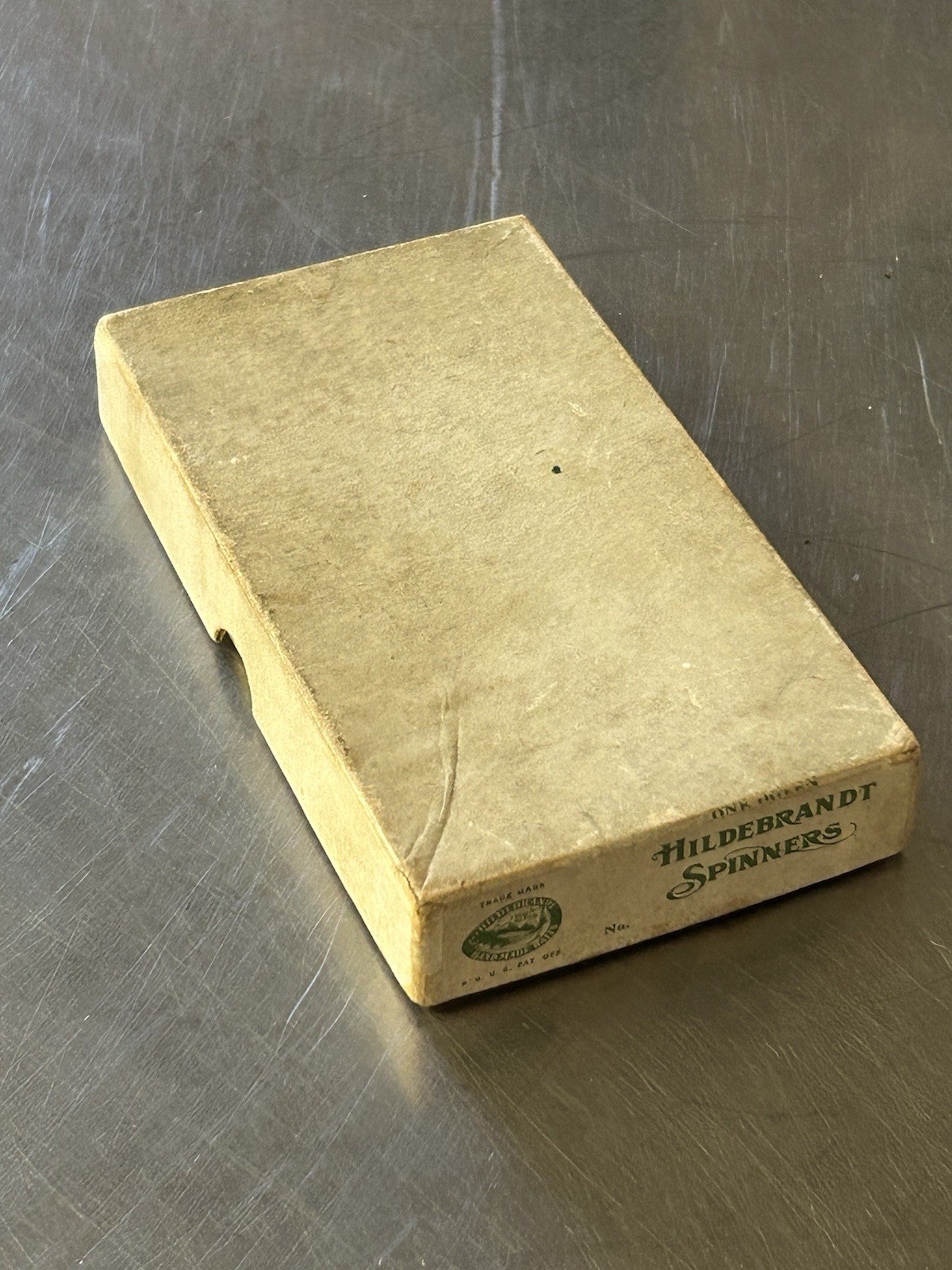 RARE VINTAGE HANDMADE BEE FISHING FLY NOS BOX OF 12 Hildebrandt Spinners Lure - Image 7