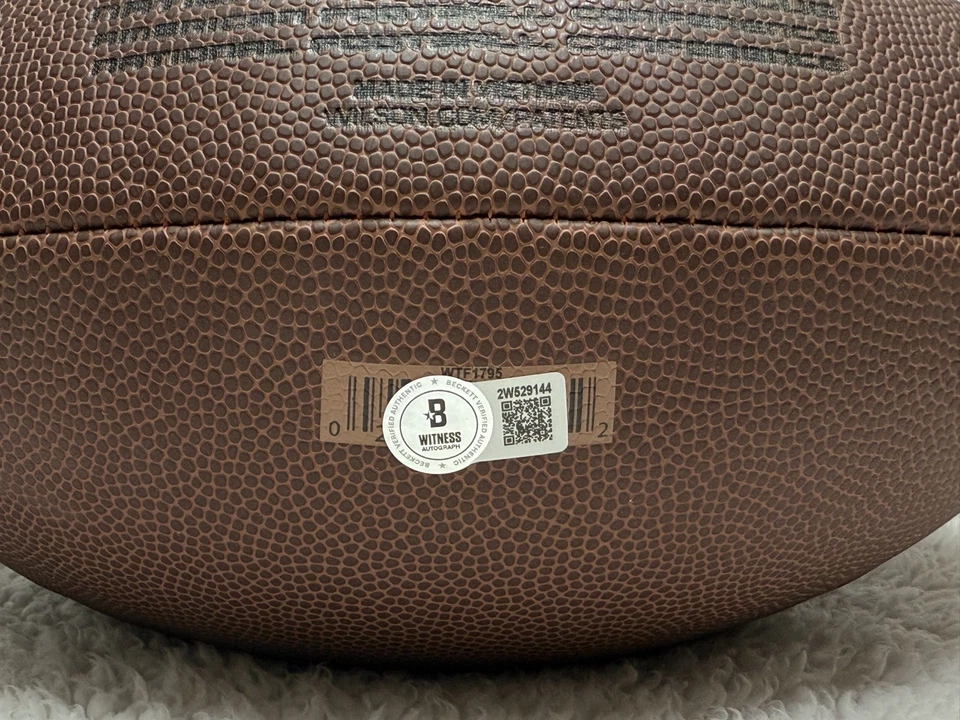 Fútbol americano de la NFL firmado por Kareem Hunt Chiefs - certificado de autenticidad Beckett  Foto 4 de 4