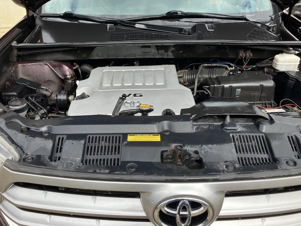 11 TOYOTA HIGHLANDER Fuel Pump - Image 4 of 4