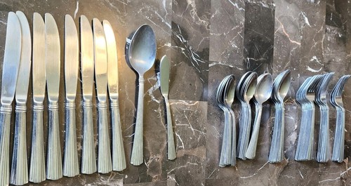 Reed & Barton Fluted Elegance Stainless Salad Forks 1999-2002 Lot 51 Pieces - Picture 9 of 10
