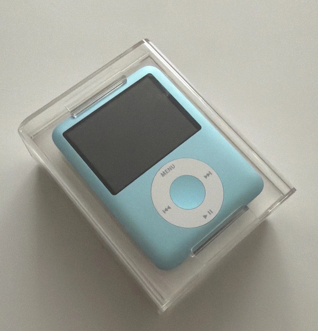 New Sealed Old Stock Apple iPod Nano 3rd Generation - Rare Collectors Piece 2007