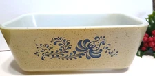 PYREX Homestead 502 Refrigerator Dish vintage Beige Blue 1 1/2 pt