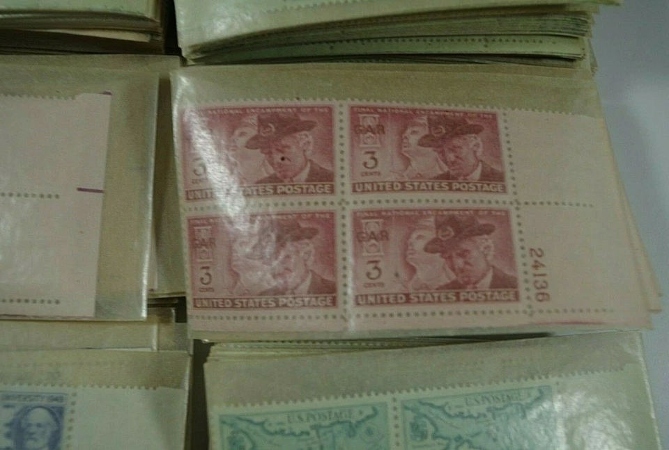 319 US STAMPS PLATE BLOCKS OF 4 3 CENT STAMP 1940's 1276 STAMPS - Image 4 of 4