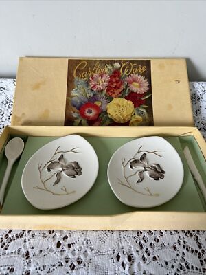 Zwei Vintage Carlton Ware Iris kleine Frühstücksschalen - verpackt 