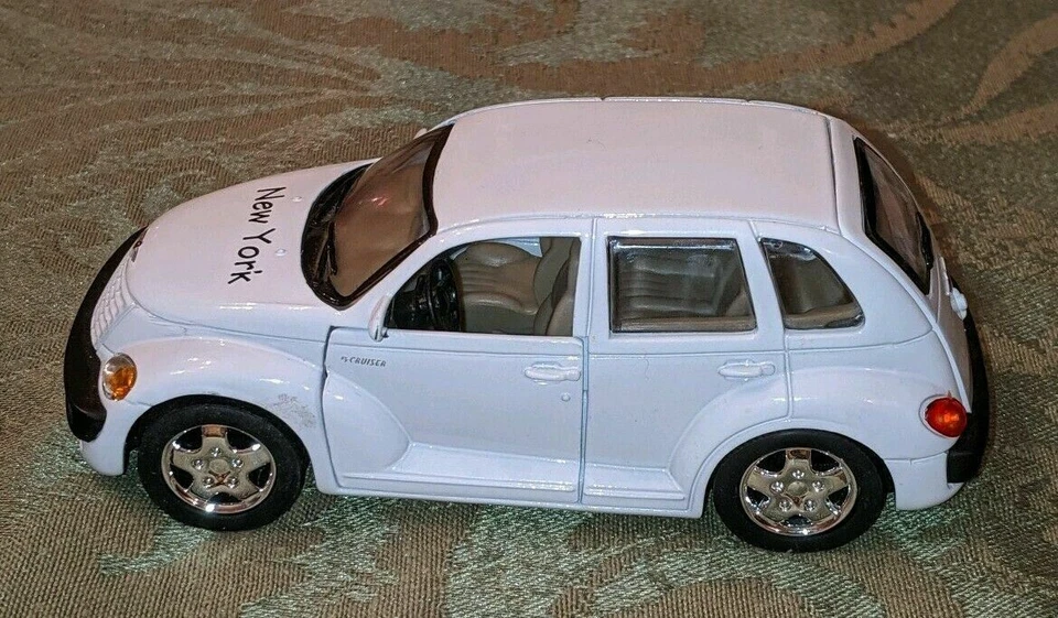 Chrysler PT Cruiser SAICO #5019 2001 mientras escala 1/34 edición Nueva York RARO DIFÍCIL DE ENCONTRAR Foto 4 de 4