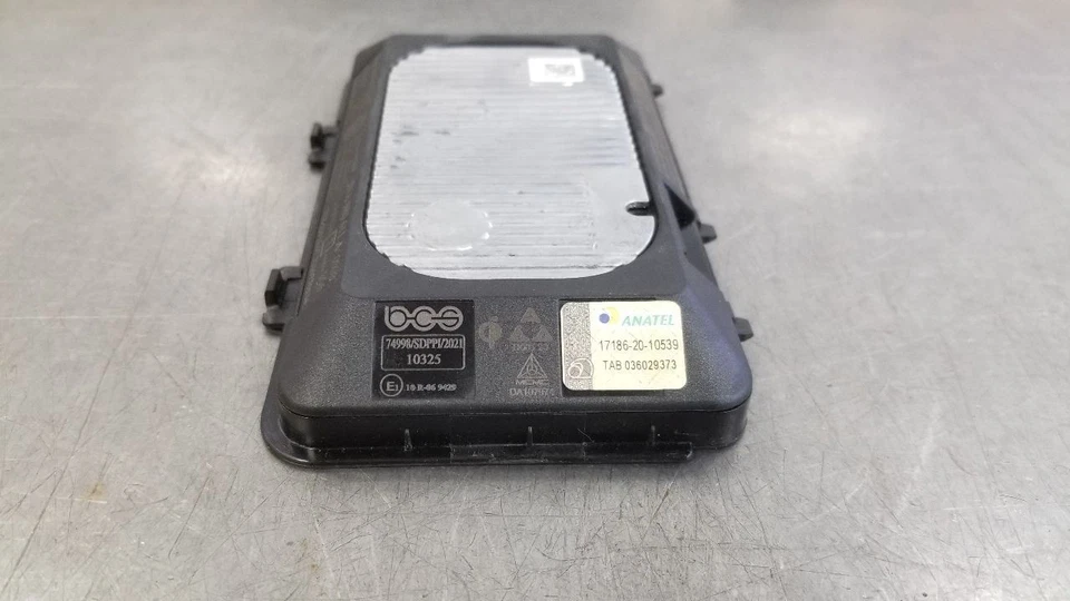 22 2022 VOLKSWAGEN GOLF GTI CARREGADOR SEM FIO 5NA980611A - Imagem 4 de 4