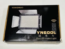 YONGNUO YN600L LED Video Light Panel with Adjustable Color Temperature3200-5600 