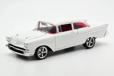 ACME A1807013 1/18 Scale Hourglass 1957 Chevrolet 150 Restomod Diecast White