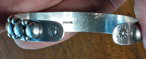 Vintage Native American Solid Sterling Silver Bracelet wBead Forms, 6.25" circ. - Picture 6 of 6