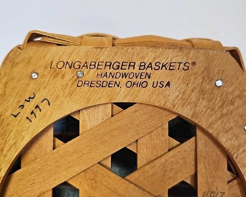 Longaberger Christmas 1997 Snowflake Basket w/ Lid, Liner, Protector, Tie-on - Picture 10 of 12