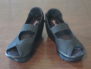 skechers weave shoes