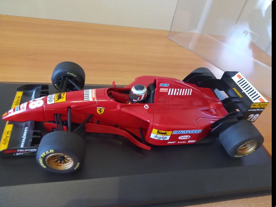 Ferrari 412 T2 Minichamps 1:18 - Immagine 2 di 4