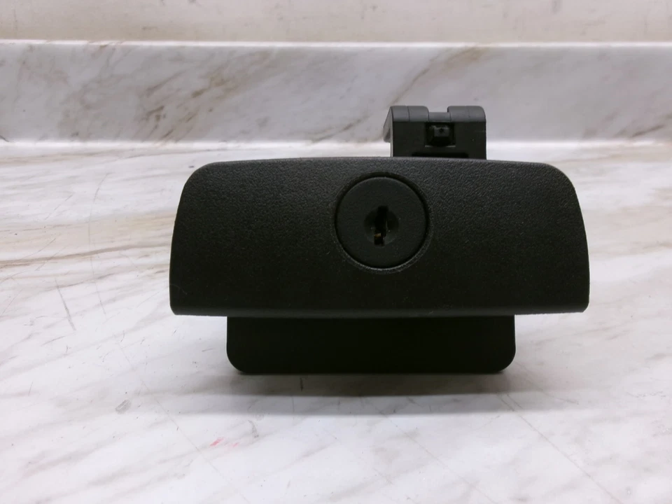 15296555 07 to 14 Silverado Tahoe Yukon Suburban Glove Box Latch Lock Black - Image 3 of 4