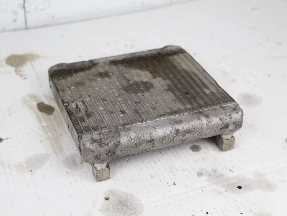 2009-2015 BMW 750I правый вспомогательный радиатор масляный охладитель OEM 7570103 - Изображение 2 из 3