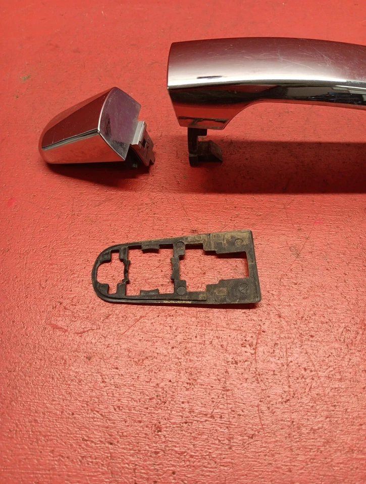 2007-2017 GM Multi Vehicle Right Front Exterior Door Handle Chrome 22867272 - Image 4 of 4