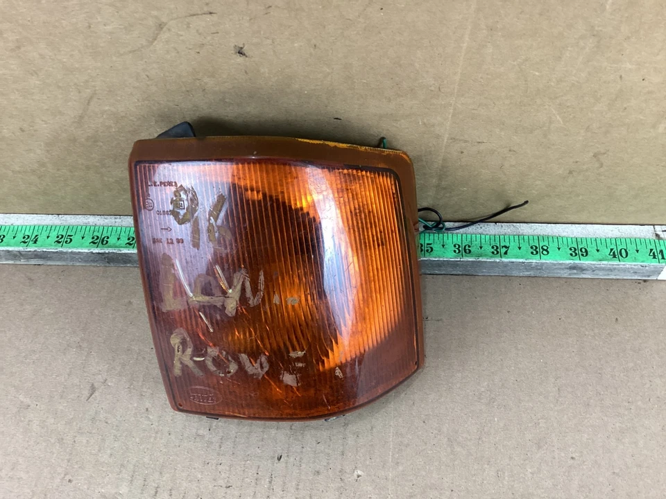 1994-1998 Land Rover Discovery Front Left Driver Side Turn Signal Light OEM - Image 3 of 4