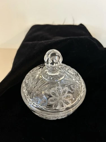 Vintage Crystal Style Glass Candy Dish with Lid - Pinwheel & Star Pattern - Retr