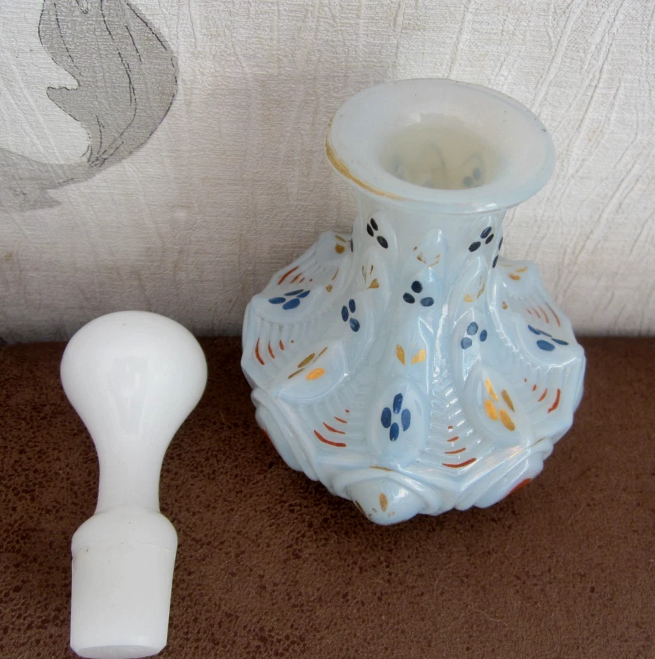 Ancien flacon bouteille petit vase XIX cristal d'opaline opalescent BACCARAT ? - Photo 3/4