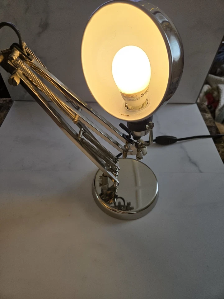 Lámpara de Escritorio IKEA Dibujo Plata Cabezal de Brazo Ajustable Metal Luz Articulada Foto 3 de 3