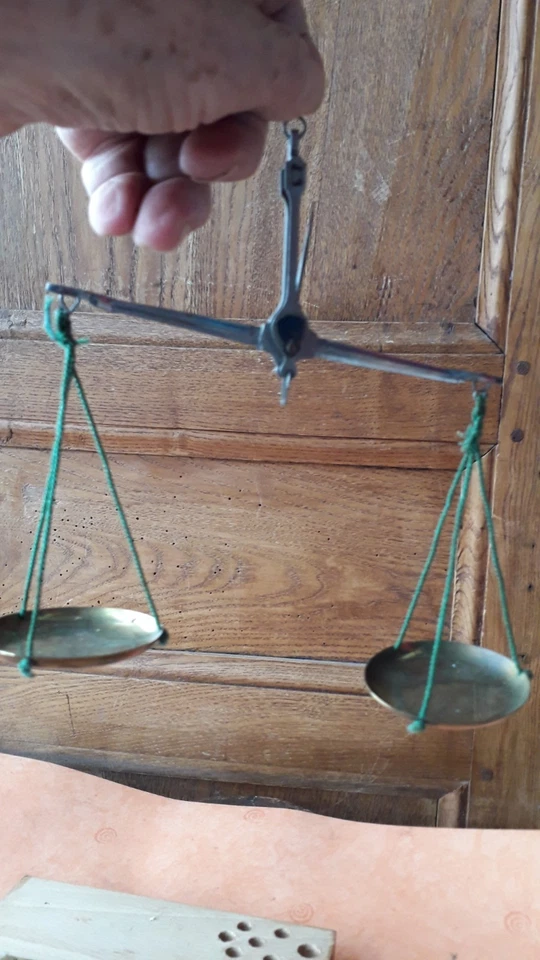 Ancien Trébuchet Balance Vintage de Bijoutier en Coffret Objets du XXème Rare - Photo 3/4