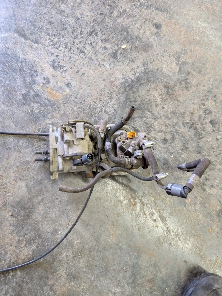 Cuerpo del acelerador Suzuki Marauder Foto 2 de 2